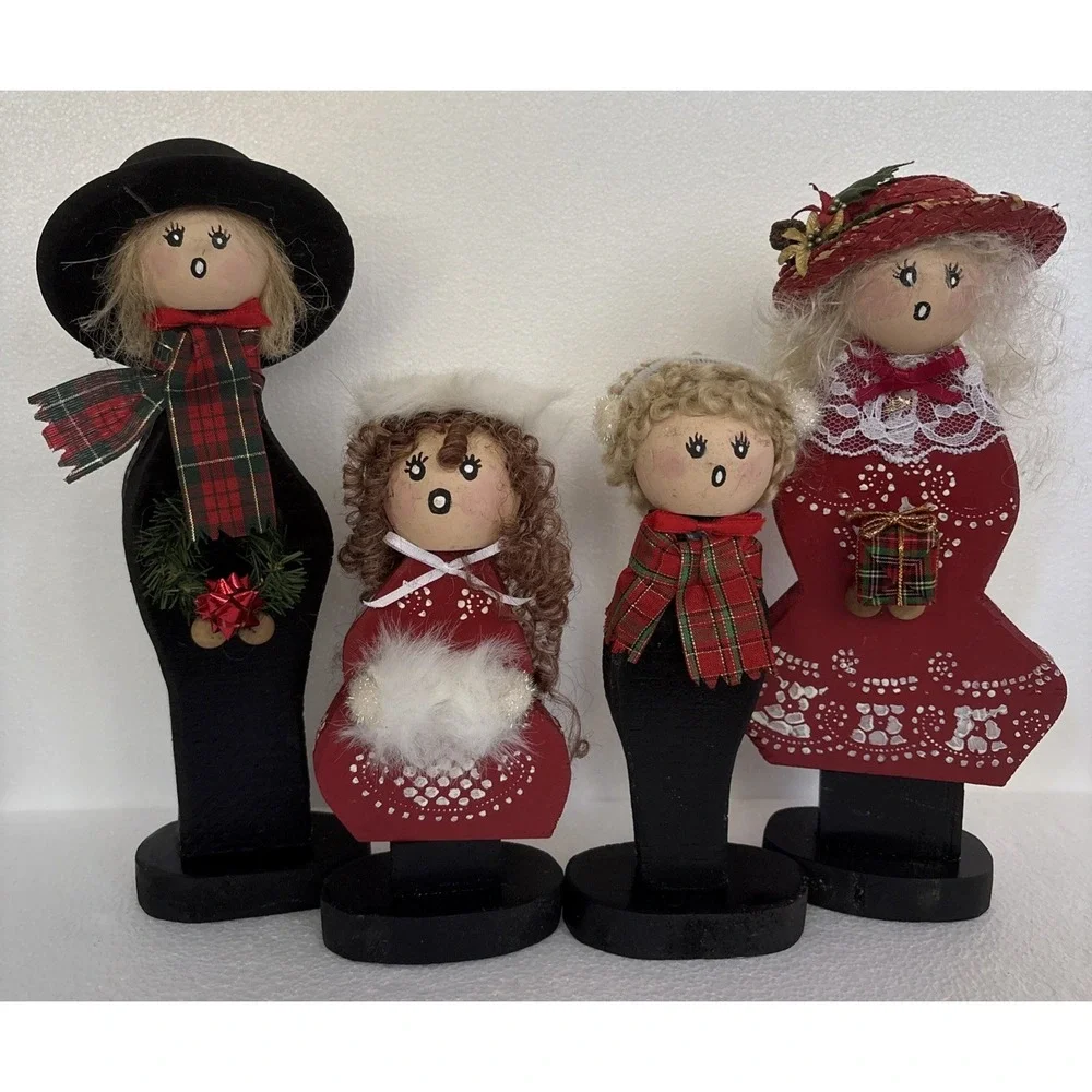 Wooden Family Christmas Carolers By Katherine Harris‎ & Carl 2000 Vintage